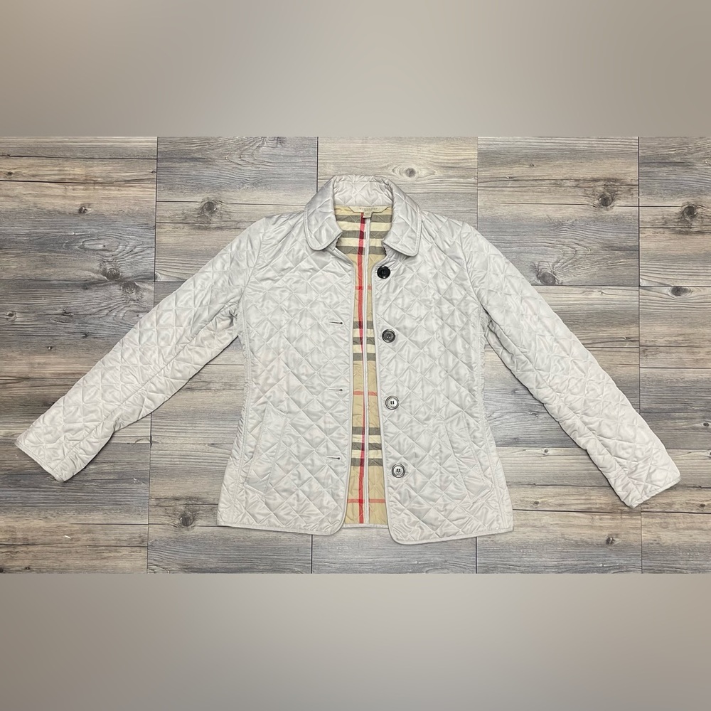 Burberry Quilted Jacket in Cream
